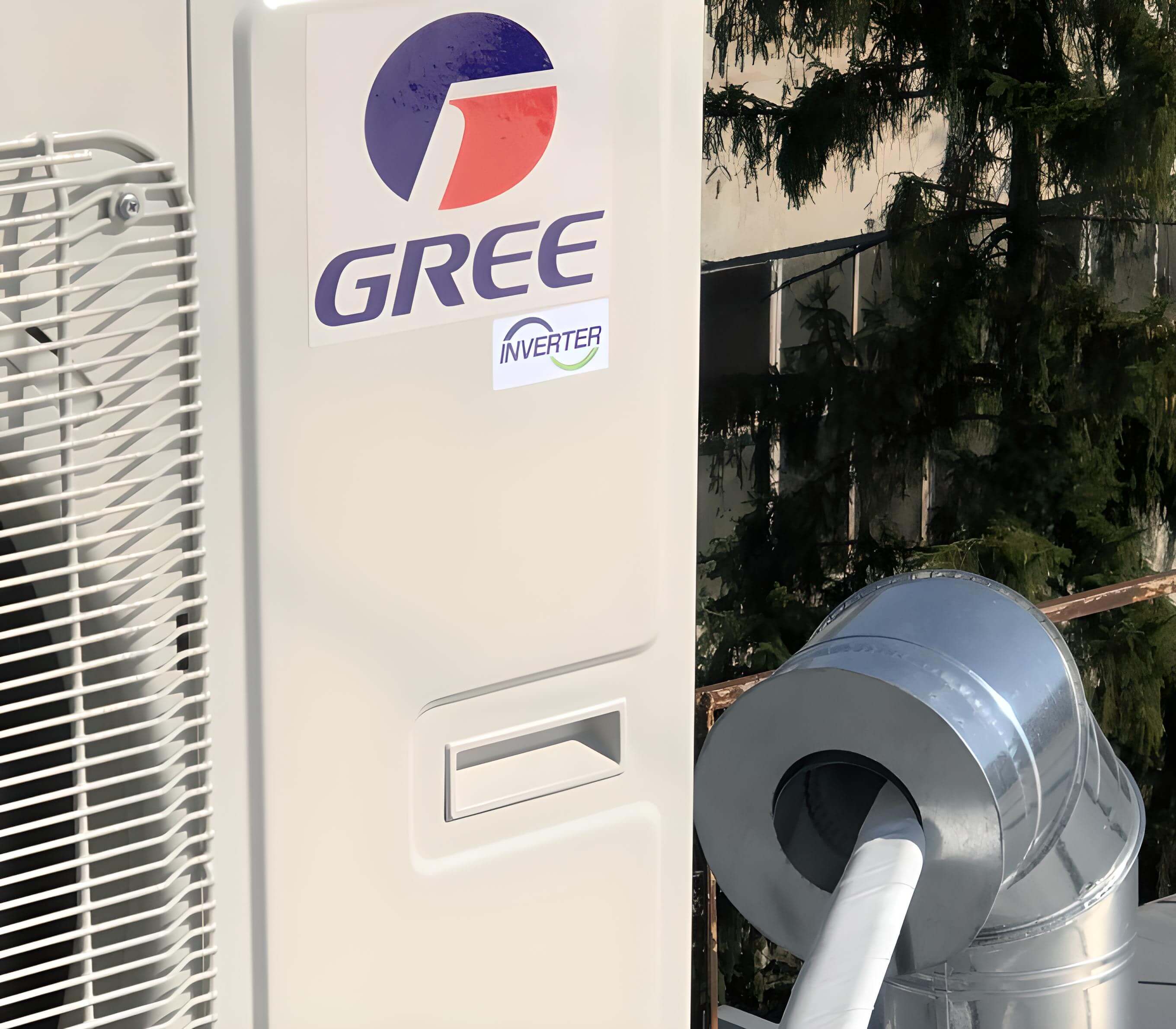 Наружный блок кондиционера Gree после монтажа в Хмельницком